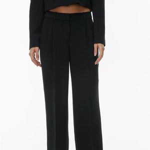 Aritzia Effortless Lo-Rise Pants